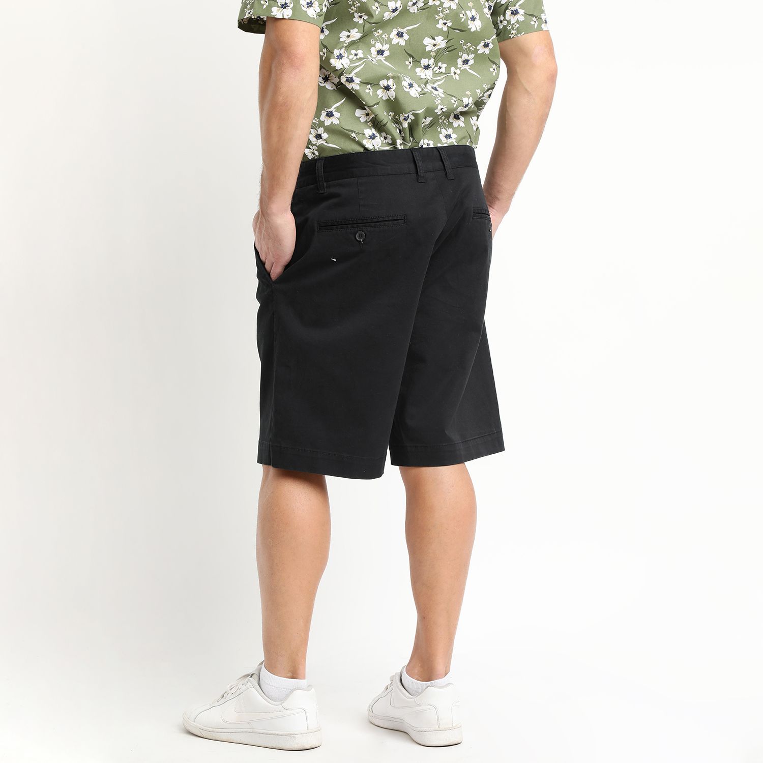Bermuda Gabardina Frente Plano